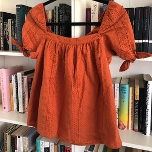 Universal thread top